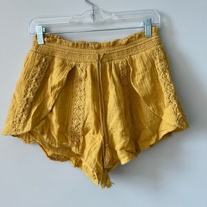 American Eagle Yellow Lace Shorts Size Small